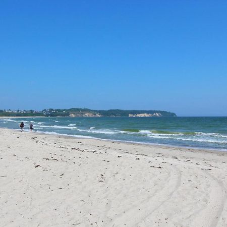 Strandnahe Fewo Rex Rugia: Terrasse und Ahoi Erlebnisbad Lobbe Exterior photo