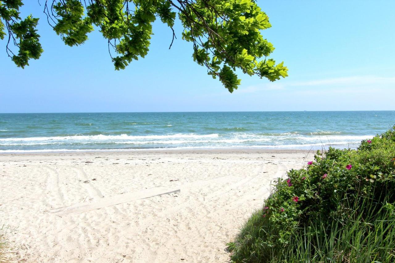 Strandnahe Fewo Rex Rugia: Terrasse und Ahoi Erlebnisbad Lobbe Exterior photo