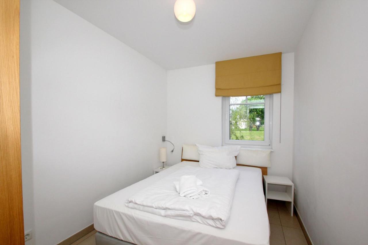 Strandnahe Fewo Rex Rugia: Terrasse und Ahoi Erlebnisbad Lobbe Exterior photo